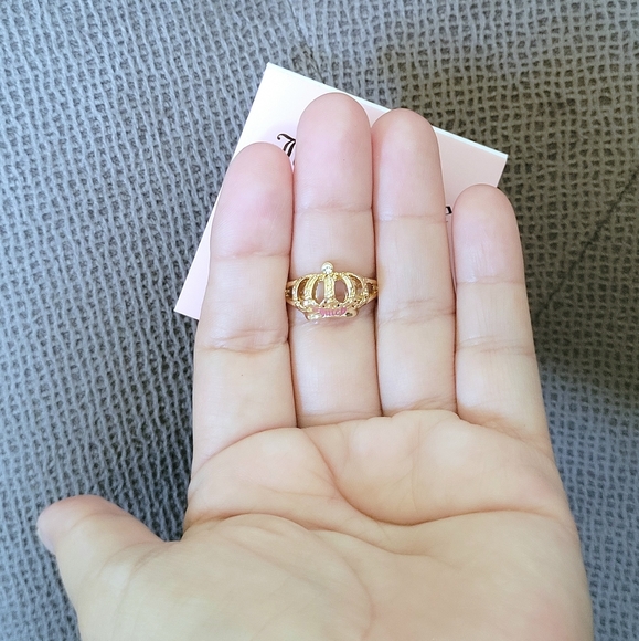 Juicy🍊 Couture Textured Crown👑 Ring💍 - Picture 6 of 16